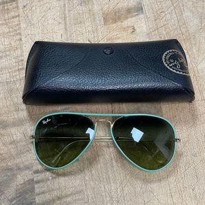 RayBan Aviator Sunglasses 🕶️💚🍀